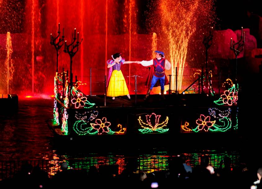 O Fantasmisc é um show noturno no Hollywood Studios, com a participação de vários personagens do mundo Disney
