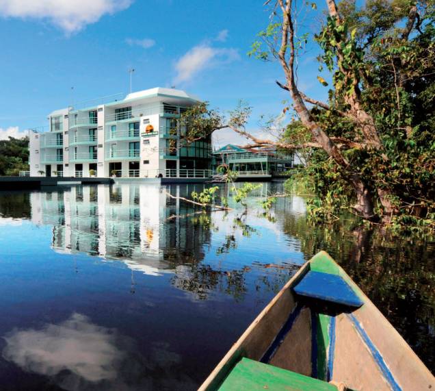 O Jungle Palace é um hotel que flutua no Rio Negro, Manaus, Amazonas O Jungle Palace é um hotel que flutua no Rio Negro, Manaus, Amazonas