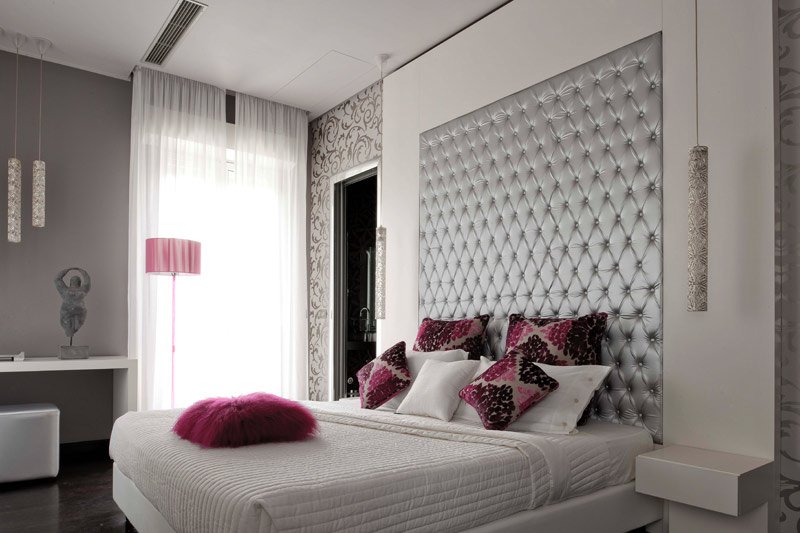 <strong>11. Hotel Belvedere, Riccione, <a href="https://viajeaqui.abril.com.br/paises/italia/fotos" rel="Itália" target="_blank">Itália</a></strong>Além de praias mediterrâneas, piscina, restaurante e quartos luxuosos, o hotel é perfeito para quem curte ciclismo, com aluguel de bicicletas e tours pela região acompanhados por guias especializados.Mês mais barato para se hospedar: Janeiro <strong>11. Hotel Belvedere, Riccione, <a href="https://viajeaqui.abril.com.br/paises/italia/fotos" rel="Itália" target="_blank">Itália</a></strong>Além de praias mediterrâneas, piscina, restaurante e quartos luxuosos, o hotel é perfeito para quem curte ciclismo, com aluguel de bicicletas e tours pela região acompanhados por guias especializados.Mês mais barato para se hospedar: Janeiro