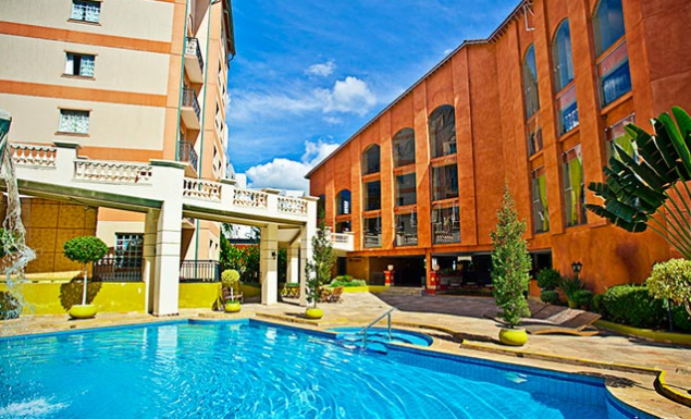 <strong><a href="https://viajeaqui.abril.com.br/cidades/br-go-rio-quente" rel="Rio Quente Resorts">Rio Quente Resorts</a></strong> <strong>- TRÊS NOITES NO GIARDINO </strong> 3 noites no<a href="https://rioquenteresorts. com.br" rel=" Hotel Giardino" target="_blank"> Hotel Giardino</a>, com meia-pensão e acesso livre ao Hot Park do Rio Quente Resorts. Em 23/7. <strong>Quem leva:</strong> <a href="https://tzviagens. com.br" rel="TZ VIAGENS" target="_blank">TZ VIAGENS</a> (11/3154-4218) <strong>Quanto:</strong> desde R$ 2 668 <strong><a href="https://viajeaqui.abril.com.br/cidades/br-go-rio-quente" rel="Rio Quente Resorts">Rio Quente Resorts</a></strong> <strong>- TRÊS NOITES NO GIARDINO </strong> 3 noites no<a href="https://rioquenteresorts. com.br" rel=" Hotel Giardino" target="_blank"> Hotel Giardino</a>, com meia-pensão e acesso livre ao Hot Park do Rio Quente Resorts. Em 23/7. <strong>Quem leva:</strong> <a href="https://tzviagens. com.br" rel="TZ VIAGENS" target="_blank">TZ VIAGENS</a> (11/3154-4218) <strong>Quanto:</strong> desde R$ 2 668