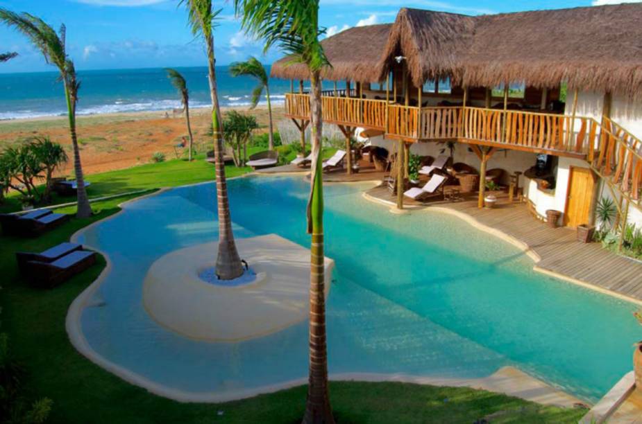 <strong>Hotel Hurricane, em Jericoacoara (CE)</strong> Com uma vista espetacular da Praia da Malhada, tem uma piscina temática em forma de lagoa. Mescla conforto e rusticidade, sem perder o toque da natureza da região. <strong>Hotel Hurricane, em Jericoacoara (CE)</strong> Com uma vista espetacular da Praia da Malhada, tem uma piscina temática em forma de lagoa. Mescla conforto e rusticidade, sem perder o toque da natureza da região.