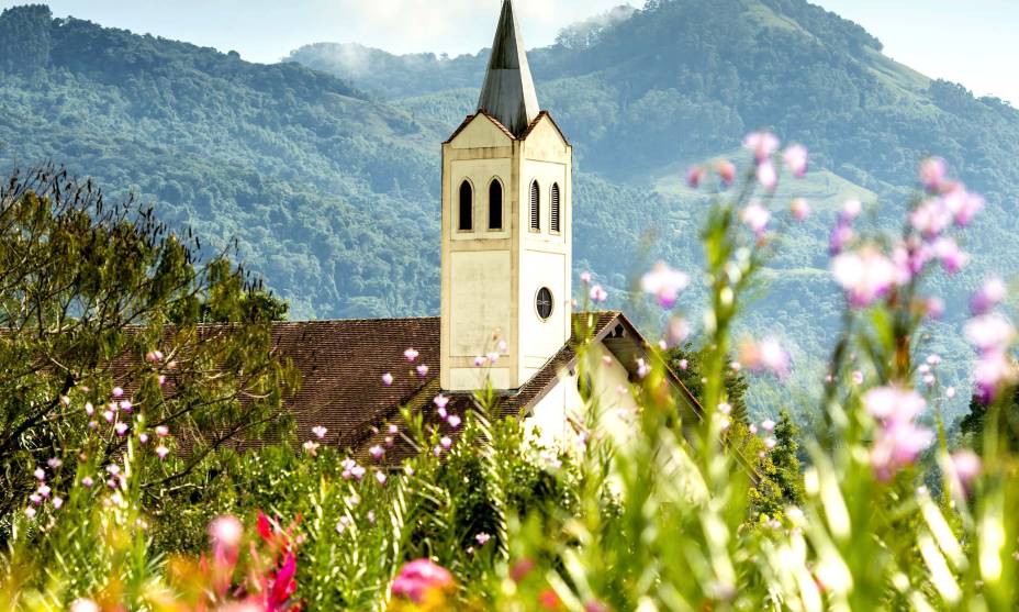 <strong><a href="https://viajeaqui.abril.com.br/cidades/br-sc-pomerode" rel="13. Pomerode (SC)" target="_self">13. Pomerode (SC)</a></strong> As festas temáticas movimentam o turismo, como a Osterfest e a <a href="https://viajeaqui.abril.com.br/estabelecimentos/br-sc-pomerode-atracao-festa-pomerana" rel="Festa Pomerana" target="_self">Festa Pomerana</a>; a arquitetura do local também lembra os prédios históricos do leste europeu <strong><a href="https://viajeaqui.abril.com.br/cidades/br-sc-pomerode" rel="13. Pomerode (SC)" target="_self">13. Pomerode (SC)</a></strong> As festas temáticas movimentam o turismo, como a Osterfest e a <a href="https://viajeaqui.abril.com.br/estabelecimentos/br-sc-pomerode-atracao-festa-pomerana" rel="Festa Pomerana" target="_self">Festa Pomerana</a>; a arquitetura do local também lembra os prédios históricos do leste europeu