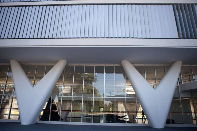O conjunto arquitetônico projetado por Oscar Niemeyer, em frente ao Parque do Ibirapuera, em São Paulo, recebeu um investimento de R$ 76 milhões para a implantação da nova sede do MAC USP O conjunto arquitetônico projetado por Oscar Niemeyer, em frente ao Parque do Ibirapuera, em São Paulo, recebeu um investimento de R$ 76 milhões para a implantação da nova sede do MAC USP