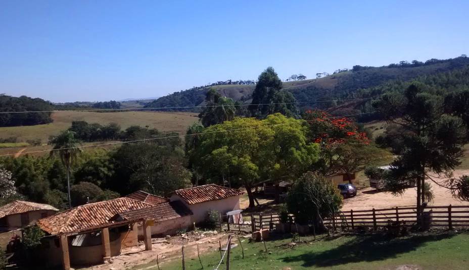 Por ser uma cidade com atividade turística bem movimentada, São Tomé é repleta de hotéis, pousadas e bons restaurantes, que servem comida mineira e opções como pizza e truta na pedra