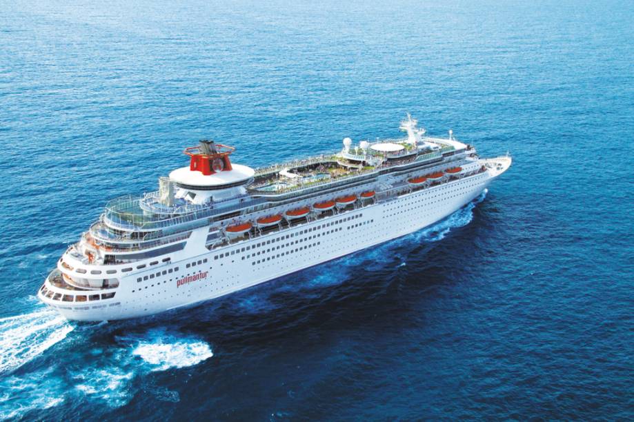 Navio de cruzeiros Sovereign tem 73.529 toneladas e capacidade para 2.733 passageiros Navio de cruzeiros Sovereign tem 73.529 toneladas e capacidade para 2.733 passageiros