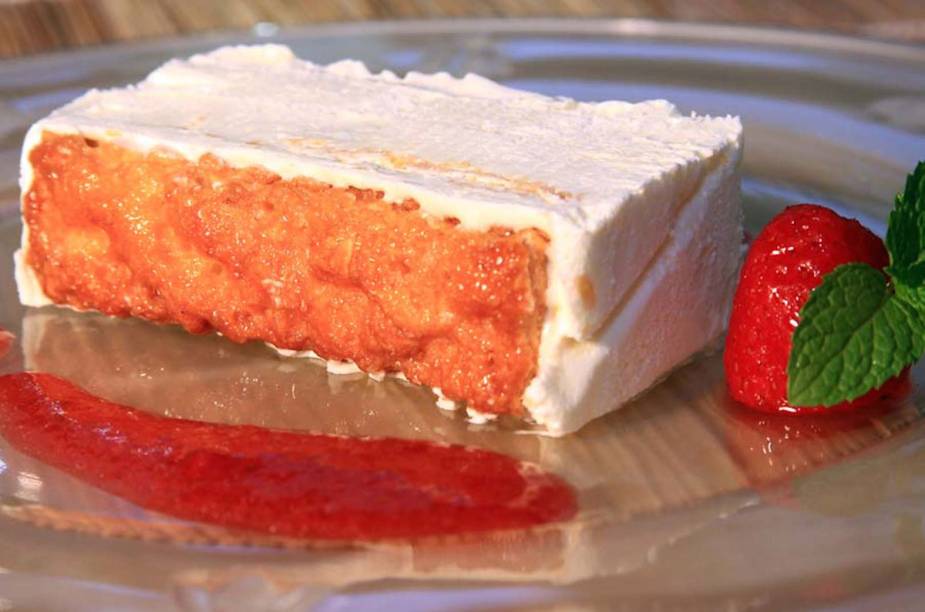 Esta pequena igreja colonial está no coração de San Pedro do Atacama. Foi construída no século 17, com paredes de adobe - mistura de barro, palha e outras fibras naturais, muito eficiente para conservar o ambiente interno sempre fresco. Uma vez em San Pedro, fatalmente você passará na frente desta igreja. A entrada é grátis. Esta pequena igreja colonial está no coração de San Pedro do Atacama. Foi construída no século 17, com paredes de adobe - mistura de barro, palha e outras fibras naturais, muito eficiente para conservar o ambiente interno sempre fresco. Uma vez em San Pedro, fatalmente você passará na frente desta igreja. A entrada é grátis.