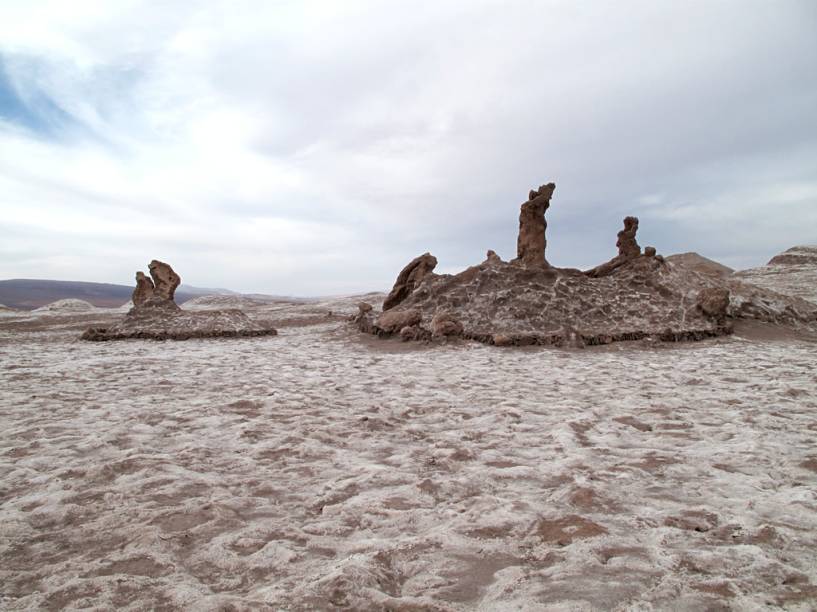 As Três Marias, três esculturas feitas pela própria natureza. Com algum esforço, você consegue ver o formato de uma mulher rezando, ajoelhada, outra carregando o menino Jesus e a terceira figura está curvada, arrependida