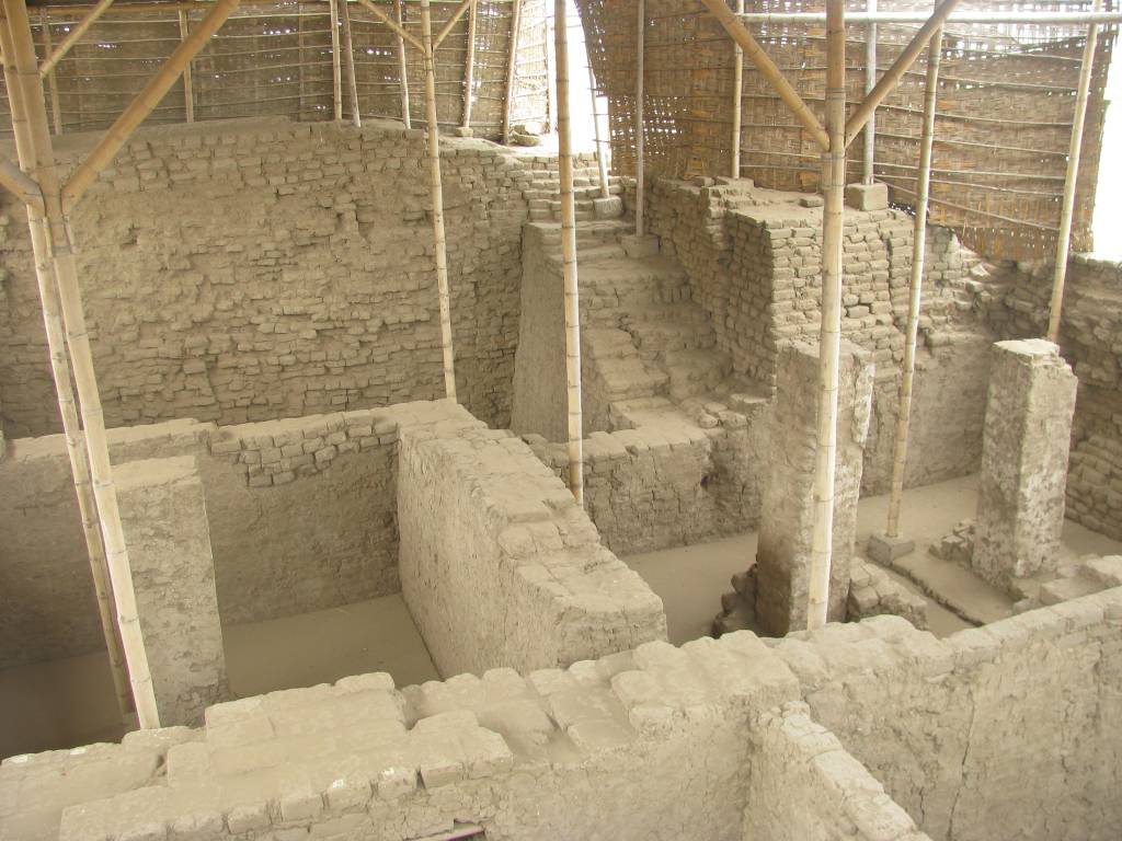 Interior da Huaca de la Luna: escava&ccedil;&otilde;es tiveram in&iacute;cio em 1991