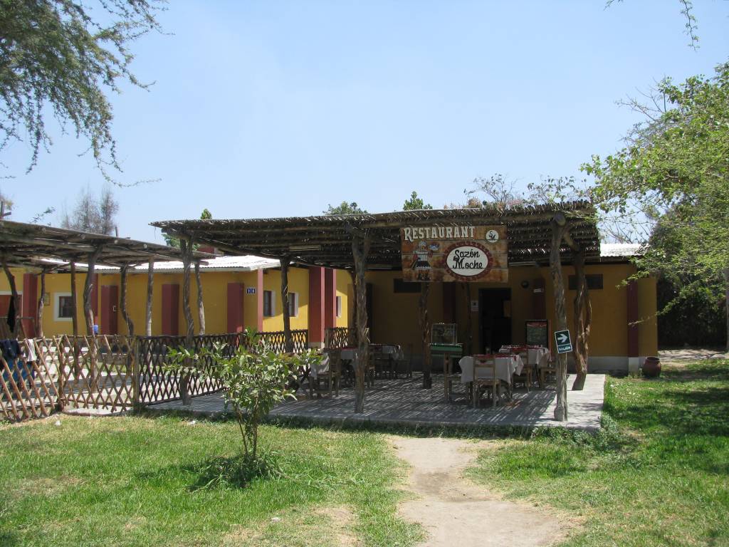 Restaurante Saz&oacute;n Moche, no complexo arqueol&oacute;gico Huaca Rajada
