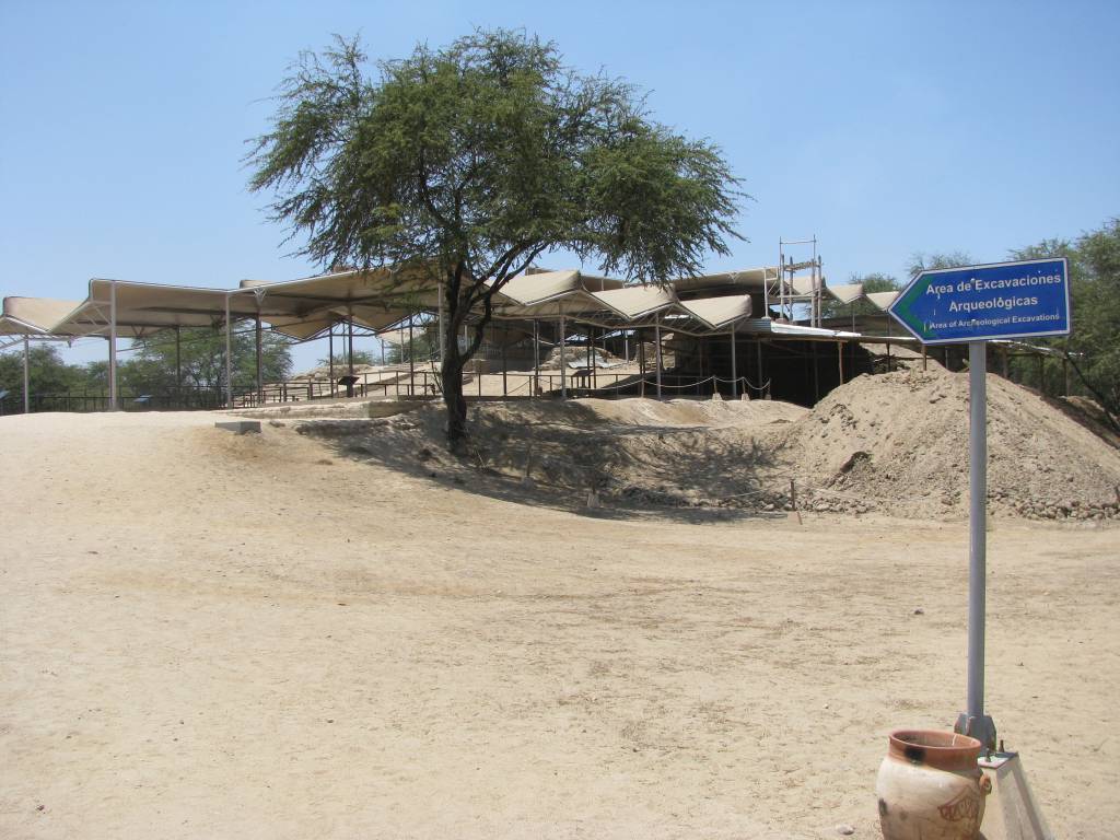 Entrada para o Santu&aacute;rio Mochica de Sip&aacute;n, Huaca Rajada