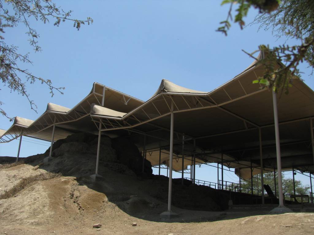 Huaca Rajada foi palco do descobrimento do Senhor de Sip&aacute;n, em 1987