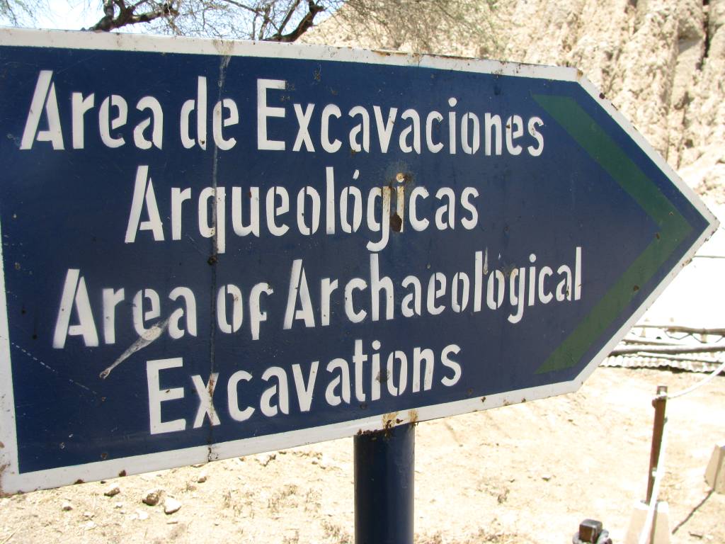 Sinaliza&ccedil;&atilde;o na Huaca Rajada: trabalhos arqueol&oacute;gicos prosseguem no s&iacute;tio onde foi descoberto o Senhor de Sip&aacute;n