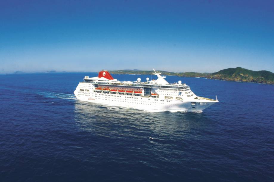 Construído em 1990 o navio foi reformado em 2004 Construído em 1990 o navio foi reformado em 2004