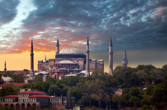 <strong>Turquia (na foto: Istambul)</strong> Oito dias de permanência no país, com passagens aéreas, hospedagem em hotéis de categoria 5 estrelas, traslados e guias. Operadora Século XXI. <strong>Preço:</strong> US$ 1.100 <strong>Turquia (na foto: Istambul)</strong> Oito dias de permanência no país, com passagens aéreas, hospedagem em hotéis de categoria 5 estrelas, traslados e guias. Operadora Século XXI. <strong>Preço:</strong> US$ 1.100