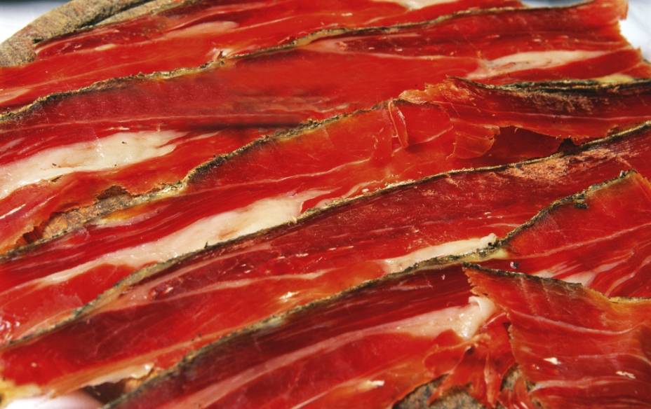 Istarski prsut, o presunto curado da Ístria, um pedaçp da Croácia colado à Itália Istarski prsut, o presunto curado da Ístria, um pedaçp da Croácia colado à Itália