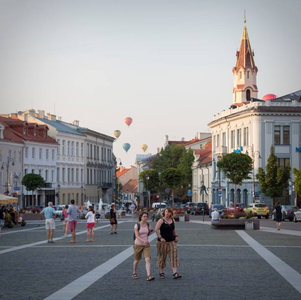 Adorável tarde no Centro Histórico de Vilnius