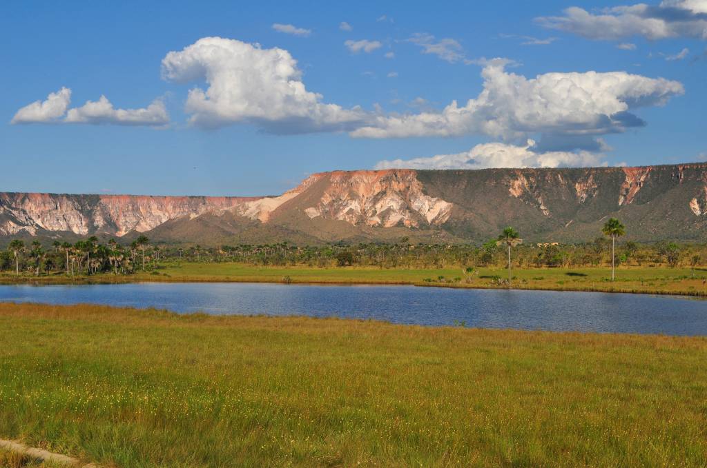 Vista do Parque Estadual do Jalap&atilde;o, no Tocantins; o cen&aacute;rio da regi&atilde;o &eacute; t&atilde;o diverso que &eacute; poss&iacute;vel explorar chapad&otilde;es, dunas, cachoeiras e praticar trilhas