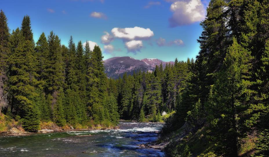 <strong><a href="https://www.pc.gc.ca/en/pn-np/ab/jasper" target="_blank" rel="noopener">Parque Nacional de Jasper</a>, Alberta, Canadá: </strong>É considerado o parque mais setentrional do país, localizado nas Montanhas Rochosas e abrangendo uma área de mais de 10 mil km². Sua vida selvagem intensa é um dos destaques da região, tombada como Patrimônio Mundial da Unesco <em><a href="https://www.booking.com/searchresults.pt-br.html?aid=332455&sid=b6bf542626b1a2c7a9951e44506f270a&sb=1&src=searchresults&src_elem=sb&error_url=https%3A%2F%2Fwww.booking.com%2Fsearchresults.pt-br.html%3Faid%3D332455%3Bsid%3Db6bf542626b1a2c7a9951e44506f270a%3Btmpl%3Dsearchresults%3Bac_click_type%3Dg%3Bclass_interval%3D1%3Bdtdisc%3D0%3Bfrom_sf%3D1%3Bgroup_adults%3D2%3Bgroup_children%3D0%3Binac%3D0%3Bindex_postcard%3D0%3Blabel_click%3Dundef%3Bno_rooms%3D1%3Boffset%3D0%3Bplace_id%3DChIJzZ_dyZy4eqoRMN5RtE7JAw8%3Bplace_id_lat%3D-41.8333333%3Bplace_id_lon%3D146%3Bpostcard%3D0%3Braw_dest_type%3Dlandmark%3Broom1%3DA%252CA%3Bsb_price_type%3Dtotal%3Bsearch_selected%3D1%3Bshw_aparth%3D1%3Bslp_r_match%3D0%3Bsrc%3Dsearchresults%3Bsrc_elem%3Dsb%3Bsrpvid%3D257b82e36a1b01fb%3Bss%3DCradle%2520Mountain-Lake%2520St%2520Clair%2520National%2520Park%252C%2520Tasmania%252C%2520Australia%3Bss_all%3D0%3Bss_raw%3Dcradle%2520mountain-lake%2520st.%2520clair%2520national%2520park%3Bssb%3Dempty%3Bsshis%3D0%3Bssne%3DChapada%2520Diamantina%2520National%2520Park%3Bssne_untouched%3DChapada%2520Diamantina%2520National%2520Park%3Btop_ufis%3D1%26%3B&ss=Jasper+National+Park+%2C+Canad%C3%A1&is_ski_area=&ssne=Cradle+Mountain-Lake+St+Clair+National+Park%2C+Tasmania%2C+Australia&ssne_untouched=Cradle+Mountain-Lake+St+Clair+National+Park%2C+Tasmania%2C+Australia&checkin_monthday=&checkin_month=&checkin_year=&checkout_monthday=&checkout_month=&checkout_year=&group_adults=2&group_children=0&no_rooms=1&from_sf=1&ss_raw=Jasper+national+park&ac_position=1&ac_langcode=xb&ac_click_type=b&dest_id=6133&dest_type=region&place_id_lat=52.883095&place_id_lon=-118.030269&search_pageview_id=257b82e36a1b01fb&search_selected=true&region_type=free_region&search_pageview_id=257b82e36a1b01fb&ac_suggestion_list_length=5&ac_suggestion_theme_list_length=0" target="_blank" rel="noopener">Veja preços de hotéis próximos ao Jasper National Park no Booking.com</a></em>