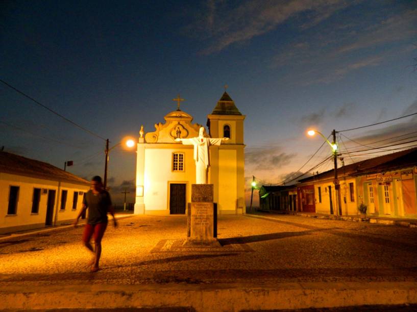 <strong>Arraila DAjuda</strong><br />O amanhecer em Arraial DAjuda, chamada de "esquina do mundo" por ter virado lar de estrangeiros de toda parte