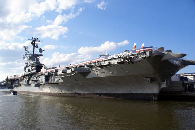 O porta-aviões Intrepid é uma das atrações do Sea, Air and Space Museum de Nova York O porta-aviões Intrepid é uma das atrações do Sea, Air and Space Museum de Nova York