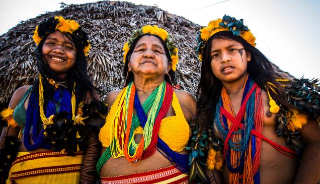 O cacique tem formação superior e pós-graduação em Línguas e estimula que outros indígenas procurem se especializar nas formações que antes eram exclusivas dos imutís (não-índios) e voltar à sua terra para atender à propria comunidade. Entre os cursos mais comuns estão pedagogia, para atuar na formação das crianças na escola da aldeia, e também direito, farmácia e enfermagem O cacique tem formação superior e pós-graduação em Línguas e estimula que outros indígenas procurem se especializar nas formações que antes eram exclusivas dos imutís (não-índios) e voltar à sua terra para atender à propria comunidade. Entre os cursos mais comuns estão pedagogia, para atuar na formação das crianças na escola da aldeia, e também direito, farmácia e enfermagem