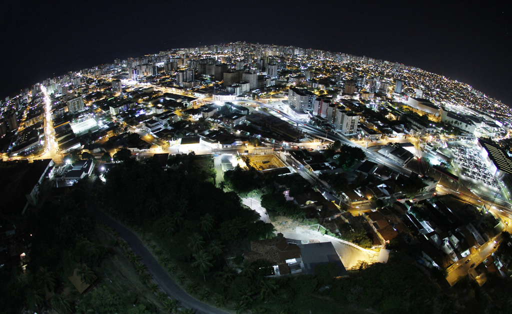 P&ocirc;r do sol em Pontal da Barra, <a href="https://viajeaqui.abril.com.br/cidades/br-al-maceio" rel="Macei&oacute;" target="_blank">Macei&oacute;</a>, <a href="https://viajeaqui.abril.com.br/estados/br-alagoas" rel="Alagoas" target="_blank">Alagoas</a>