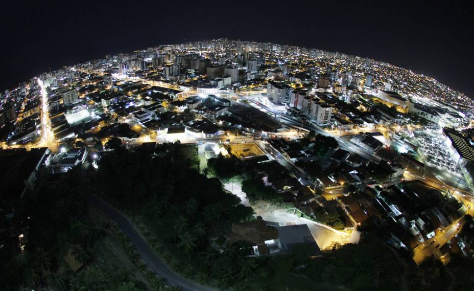 P&ocirc;r do sol em Pontal da Barra, <a href="https://viajeaqui.abril.com.br/cidades/br-al-maceio" rel="Macei&oacute;" target="_blank">Macei&oacute;</a>, <a href="https://viajeaqui.abril.com.br/estados/br-alagoas" rel="Alagoas" target="_blank">Alagoas</a>