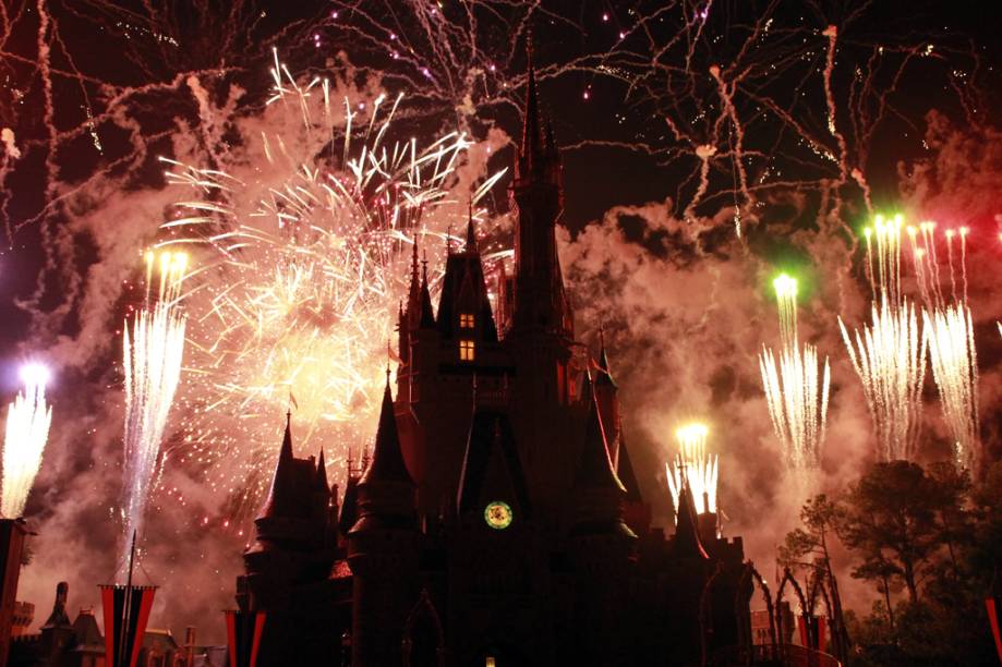 Castelo da Cinderela no <a href="https://viajeaqui.abril.com.br/estabelecimentos/estados-unidos-orlando-atracao-magic-kingdom" rel="Magic Kingdom" target="_blank">Magic Kingdom</a>, <a href="https://viajeaqui.abril.com.br/cidades/estados-unidos-orlando" rel="Orlando" target="_blank">Orlando</a> Castelo da Cinderela no <a href="https://viajeaqui.abril.com.br/estabelecimentos/estados-unidos-orlando-atracao-magic-kingdom" rel="Magic Kingdom" target="_blank">Magic Kingdom</a>, <a href="https://viajeaqui.abril.com.br/cidades/estados-unidos-orlando" rel="Orlando" target="_blank">Orlando</a>