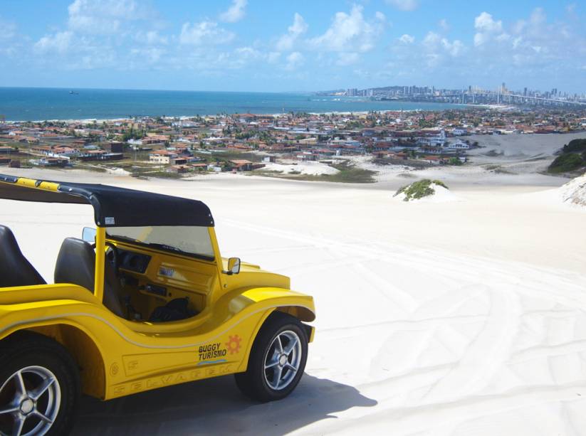 Passeio de bugue de Natal até Genipabu, no Rio Grande no Norte Passeio de bugue de Natal até Genipabu, no Rio Grande no Norte