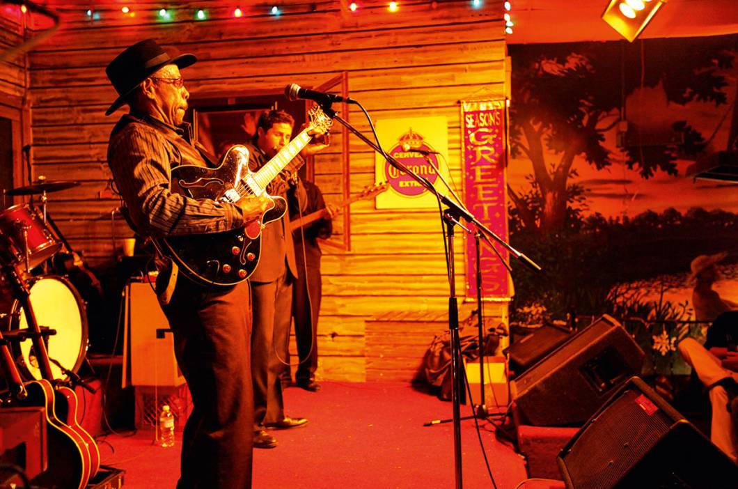 Kingston Mines, blues club responsa Kingston Mines, blues club responsa