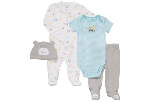 <strong>Mais roupinhas básicas</strong><br /> <br /> As mães brasileiras fazem a festa na Carter´s, onde há roupas para o dia a dia de boa qualidade, com preços baixos. Este conjunto de quatro peças da <a href="https://www.carters.com/" rel="Carter´s">Carter´s</a>, por exemplo, custa US$ 13 <strong>Mais roupinhas básicas</strong><br /> <br /> As mães brasileiras fazem a festa na Carter´s, onde há roupas para o dia a dia de boa qualidade, com preços baixos. Este conjunto de quatro peças da <a href="https://www.carters.com/" rel="Carter´s">Carter´s</a>, por exemplo, custa US$ 13