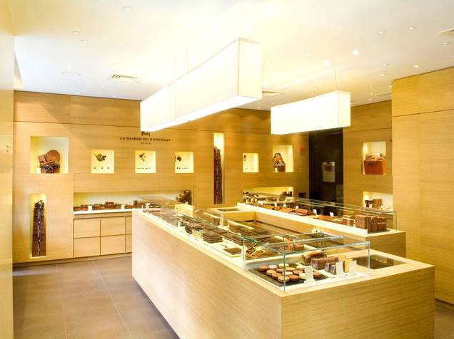 <strong><a href="https://www.lamaisonduchocolat.com/fr/index.php#/home" rel="La Maison Du Chocolat" target="_blank">La Maison Du Chocolat</a></strong>A chocolateria parisiense tem em Nova York um de seus endereços mais charmosos. Há barras e bombons saborosos de todos os tipos, mas o destaque principal vai para a mousse cremosa servida na casa. <em>51 West 49th Street, 10020</em> <strong><a href="https://www.lamaisonduchocolat.com/fr/index.php#/home" rel="La Maison Du Chocolat" target="_blank">La Maison Du Chocolat</a></strong>A chocolateria parisiense tem em Nova York um de seus endereços mais charmosos. Há barras e bombons saborosos de todos os tipos, mas o destaque principal vai para a mousse cremosa servida na casa. <em>51 West 49th Street, 10020</em>