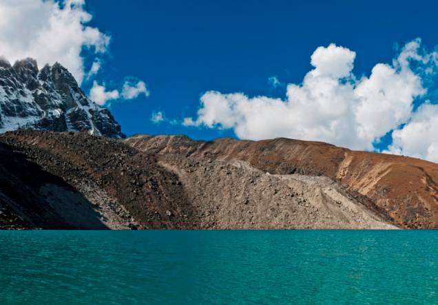 Lago de degelo do Monte Cho Oyu, Nepal Lago de degelo do Monte Cho Oyu, Nepal