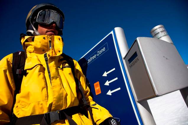 <strong>O que é um lift-pass?</strong>É o tíquete para ter acesso aos meios de elevação. Os mais modernos têm leitura magnética ou ótica, enquanto que os mais simples são checados por um funcionário. Os passes possuem distintos prazos de validade, que vão de um dia à temporada inteira de inverno. Os mais comuns são de um, três e sete dias <strong>O que é um lift-pass?</strong>É o tíquete para ter acesso aos meios de elevação. Os mais modernos têm leitura magnética ou ótica, enquanto que os mais simples são checados por um funcionário. Os passes possuem distintos prazos de validade, que vão de um dia à temporada inteira de inverno. Os mais comuns são de um, três e sete dias