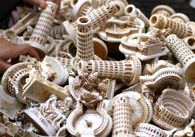Referenciando seu passado romano, as miniaturas italianas imitam todas as atrações e monumentos do país, entre elas a Torre de Pisa, o <a href="https://beta-develop.viagemeturismo.abril.com.br/atracao/vaticano/" target="_blank">Vaticano</a>, a Pietá, o <a href="https://beta-develop.viagemeturismo.abril.com.br/atracao/coloseo-coliseu/" target="_blank">Coliseu</a>... Referenciando seu passado romano, as miniaturas italianas imitam todas as atrações e monumentos do país, entre elas a Torre de Pisa, o <a href="https://beta-develop.viagemeturismo.abril.com.br/atracao/vaticano/" target="_blank">Vaticano</a>, a Pietá, o <a href="https://beta-develop.viagemeturismo.abril.com.br/atracao/coloseo-coliseu/" target="_blank">Coliseu</a>...