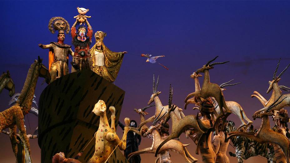 <strong>9.&nbsp;<a href="https://www.lionking.com/worldwide/united-states" rel="The Lion King" target="_blank">The Lion King</a></strong><strong>Preste aten&ccedil;&atilde;o: </strong>no n&uacute;mero de abertura The Circle of Life, emocionante!