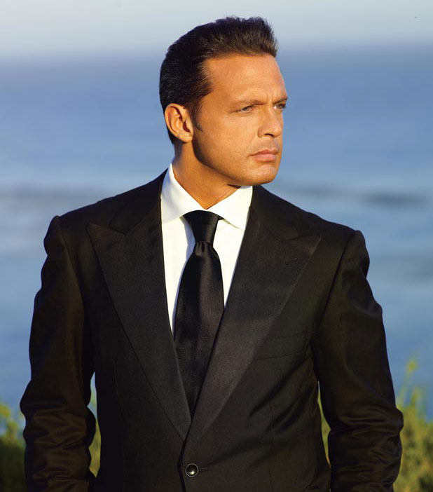 <strong>LUIS MIGUEL</strong><br /> <br /> Talvez Luis Miguel só perca para Julio Iglesias quando o assunto é cantor latino famoso – ainda que seja ele o dono do recorde de mais de 60 milhões de discos vendidos no mundo. Pois o popstar volta ao Brasil após um jejum de 13 anos, e os seus fãs torcem para que ele cante várias das canções que embalaram tantos pares românticos de novela. <strong>Onde e Quando:</strong> São Paulo, dias 8 e 9 de março, no Credicard Hall. Rio de Janeiro, dia 11, no Citibank Hall <strong>Ingressos: </strong>site <a href="https://premier.ticketsforfun.com.br/shows/show.aspx?sh=LUISMIGU12 " rel="Tickets for Fun" target="_blank">Tickets for Fun</a> <strong>LUIS MIGUEL</strong><br /> <br /> Talvez Luis Miguel só perca para Julio Iglesias quando o assunto é cantor latino famoso – ainda que seja ele o dono do recorde de mais de 60 milhões de discos vendidos no mundo. Pois o popstar volta ao Brasil após um jejum de 13 anos, e os seus fãs torcem para que ele cante várias das canções que embalaram tantos pares românticos de novela. <strong>Onde e Quando:</strong> São Paulo, dias 8 e 9 de março, no Credicard Hall. Rio de Janeiro, dia 11, no Citibank Hall <strong>Ingressos: </strong>site <a href="https://premier.ticketsforfun.com.br/shows/show.aspx?sh=LUISMIGU12 " rel="Tickets for Fun" target="_blank">Tickets for Fun</a>