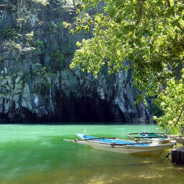 <strong>2. Puerto Princesa, nas Filipinas</strong>    Com 8,2 quilômetros, o rio subterrâneo Porto Princesa, nas Filipinas, atravessa uma montanha de calcário, com grutas de onde pendem estalactites e estalagmites, e deságua no Mar da China