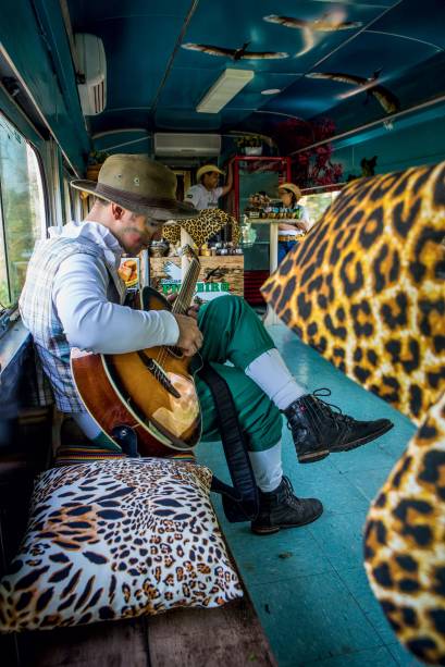 Violeiro a bordo Violeiro a bordo