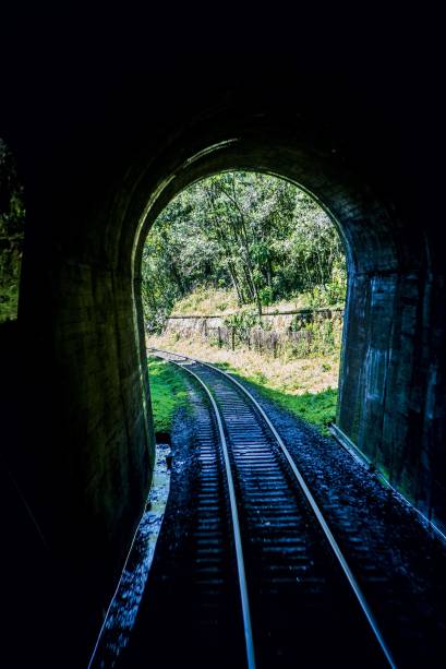 Um dos muitos túneis Um dos muitos túneis