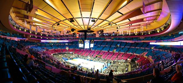 <strong>5. <a href="https://viajeaqui.abril.com.br/estabelecimentos/estados-unidos-nova-york-atracao-madison-square-garden" rel="Madison Square Garden" target="_blank">Madison Square Garden</a></strong> O Madison é um dos lugares mais requisitados no mundo do entretenimento em todo o planeta. Ao visitar a cidade, vale a pena conferir a agenda de shows e de jogos que rolam por aqui. A experiência é única e inesquecível <strong>5. <a href="https://viajeaqui.abril.com.br/estabelecimentos/estados-unidos-nova-york-atracao-madison-square-garden" rel="Madison Square Garden" target="_blank">Madison Square Garden</a></strong> O Madison é um dos lugares mais requisitados no mundo do entretenimento em todo o planeta. Ao visitar a cidade, vale a pena conferir a agenda de shows e de jogos que rolam por aqui. A experiência é única e inesquecível