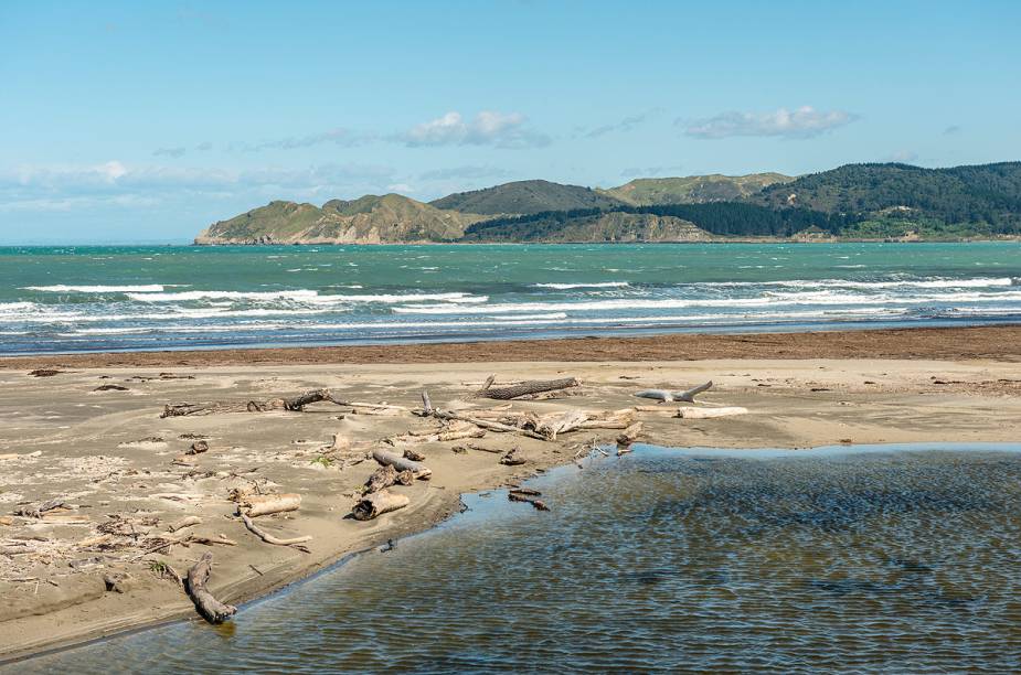Praia Mahia, uma das dezenas de Gisborne Praia Mahia, uma das dezenas de Gisborne