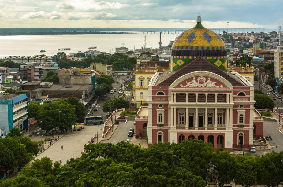 <strong>9.<a href="https://viajeaqui.abril.com.br/cidades/br-am-manaus" rel=" Manaus" target="_blank"> Manaus</a> -<a href="https://viajeaqui.abril.com.br/paises/brasil" rel=" Brasil" target="_blank"> Brasil</a></strong>Localizada no coração do maior bioma brasileiro, Manaus é porta de entrada para explorar e desfrutar a Floresta Amazônica. Pontos turísticos dentro da cidade também fazem sucesso, como o <a href="https://viajeaqui.abril.com.br/estabelecimentos/br-am-manaus-atracao-teatro-amazonas" rel="Teatro Amazonas" target="_blank">Teatro Amazonas</a>.