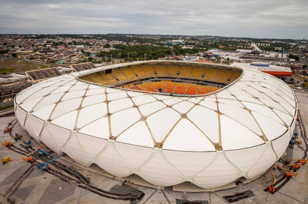 O est&aacute;dio tem capacidade para mais de 42 mil pessoas
