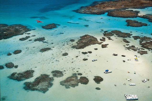 <a href="https://viajeaqui.abril.com.br/cidades/br-al-maragogi" rel="Maragogi" target="_self">Maragogi</a> (AL) é uma das grandes atrações do Nordeste que bombam durante o verão! As famosas <strong>Galés</strong>, que formam o maior conjunto de piscinas naturais do Estado, podem ser exploradas através de passeios de catamarã durante a maré baixa <a href="https://viajeaqui.abril.com.br/cidades/br-al-maragogi" rel="Maragogi" target="_self">Maragogi</a> (AL) é uma das grandes atrações do Nordeste que bombam durante o verão! As famosas <strong>Galés</strong>, que formam o maior conjunto de piscinas naturais do Estado, podem ser exploradas através de passeios de catamarã durante a maré baixa