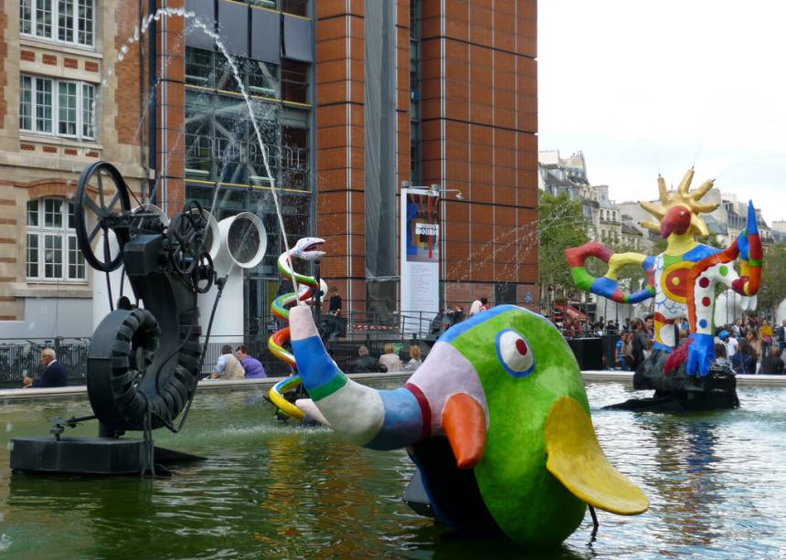 Fonte Stravinsky, junto ao Centro Pompidou