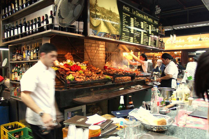 Mercado del Puerto em Montevidéu, no Uruguai