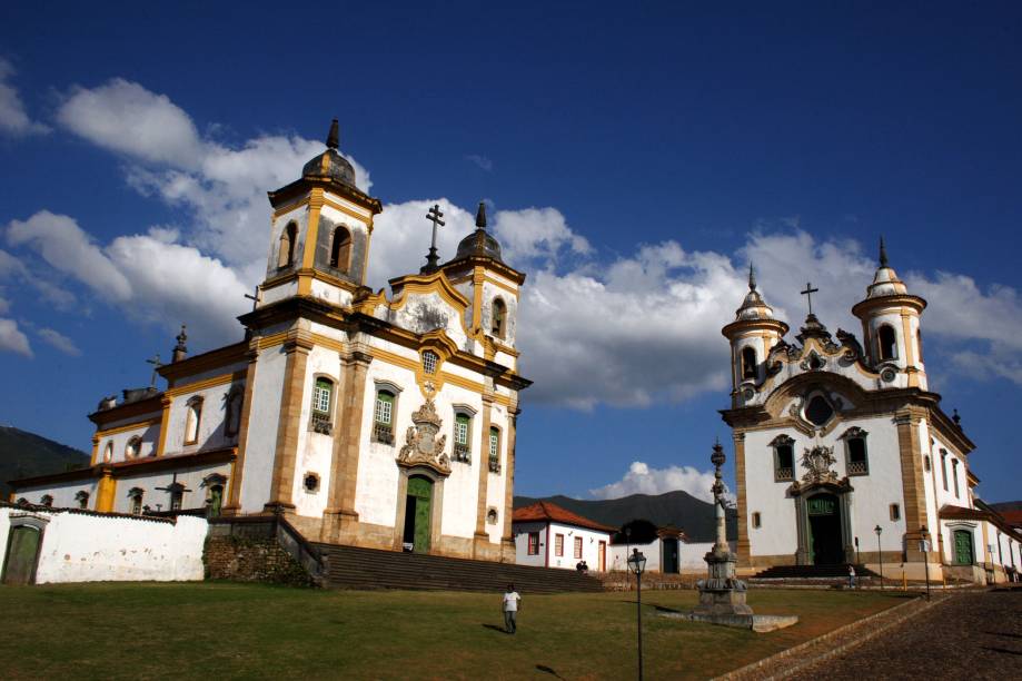 Mariana (MG) foi uma das mais ricas cidades da época do Ciclo do Ouro, chegou a ser chamada de “Eldorado Mineiro”. As Igrejas de São Francisco de Assis (à esquerda), de Nossa Senhora do Carmo, e o Pelourinho da Praça Minas Gerais são exemplos da riqueza da época Mariana (MG) foi uma das mais ricas cidades da época do Ciclo do Ouro, chegou a ser chamada de “Eldorado Mineiro”. As Igrejas de São Francisco de Assis (à esquerda), de Nossa Senhora do Carmo, e o Pelourinho da Praça Minas Gerais são exemplos da riqueza da época