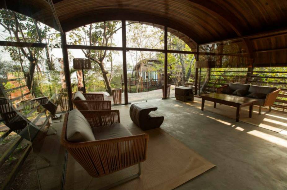 <strong>Mirante do Gavi&atilde;o, em Nova Air&atilde;o (AM)</strong>Com uma pegada hotel de selva, o Mirante do Gavi&atilde;o tem, como o pr&oacute;prio nome diz, alguns mirantes de onde voc&ecirc; pode contemplar a natureza.