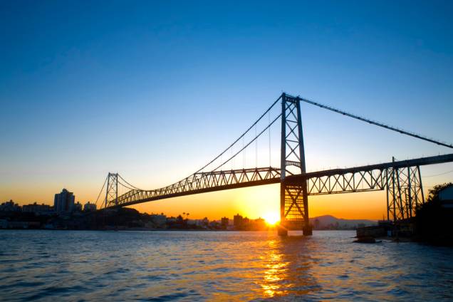 Ponte Hercílio Luz, em Florianópolis, Santa Catarina Ponte Hercílio Luz, em Florianópolis, Santa Catarina